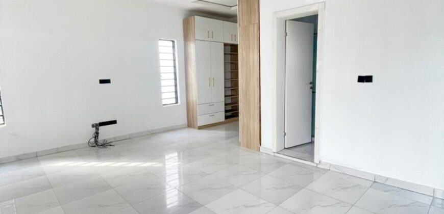 WELL BUILT 5 BEDROOM FULLY DETACHED DUPLEX WITH BQ IN IKOTA